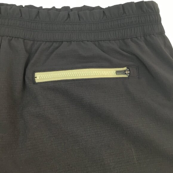 Athleta Womens 5 pockets Lightweight Zip Black Shorts Womans Large - Picture 4 of 8